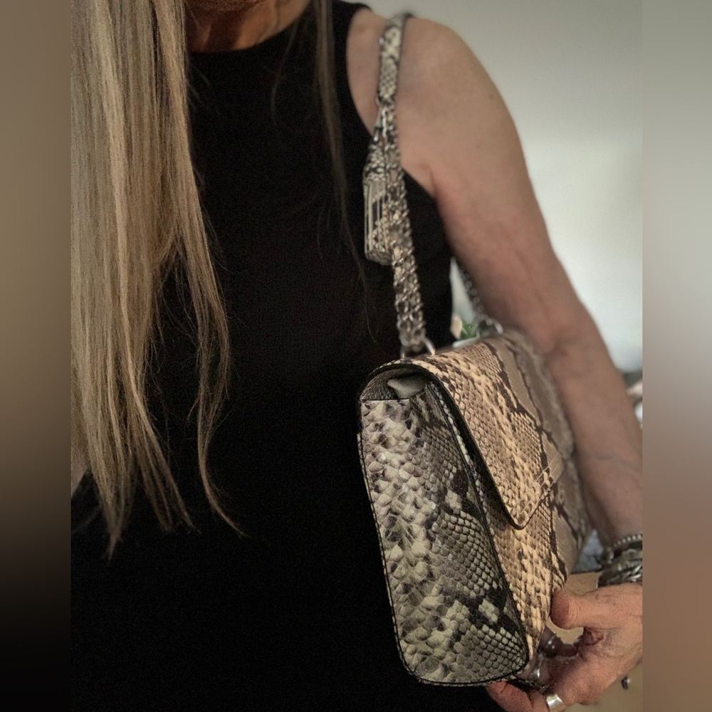 NWOT TORY BURCH FLEMING LARGE PYTHON PRINT CONVER… - image 2